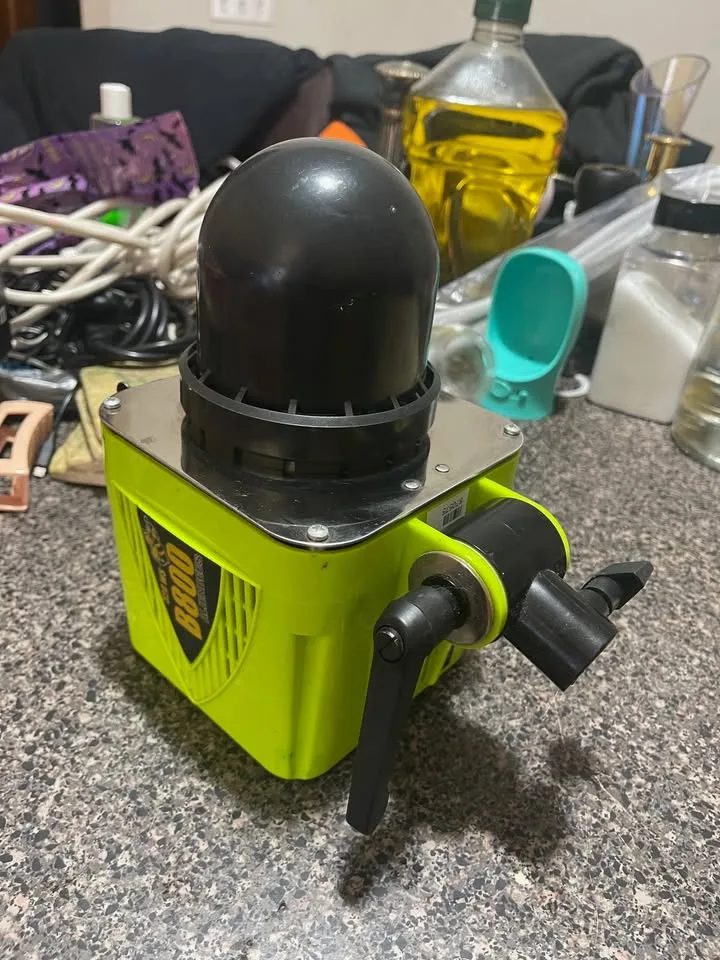 Paul C. Buff AlienBees B800 Monolight Strobe (Acid Green) image indicator(2)