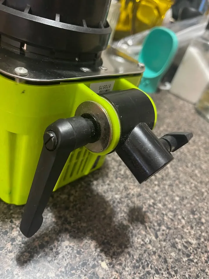 Paul C. Buff AlienBees B800 Monolight Strobe (Acid Green) image indicator(4)