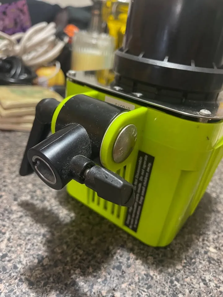 Paul C. Buff AlienBees B800 Monolight Strobe (Acid Green) image indicator(5)