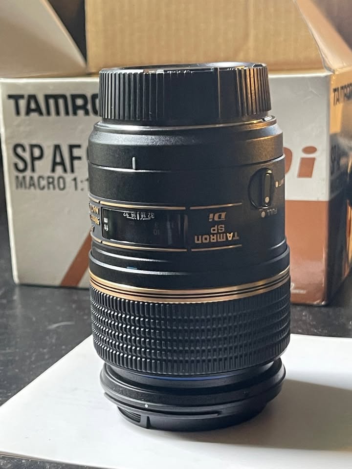 Tamron SP AF90mm f/2.8 Di 1:1 Macro Lens - photo 5