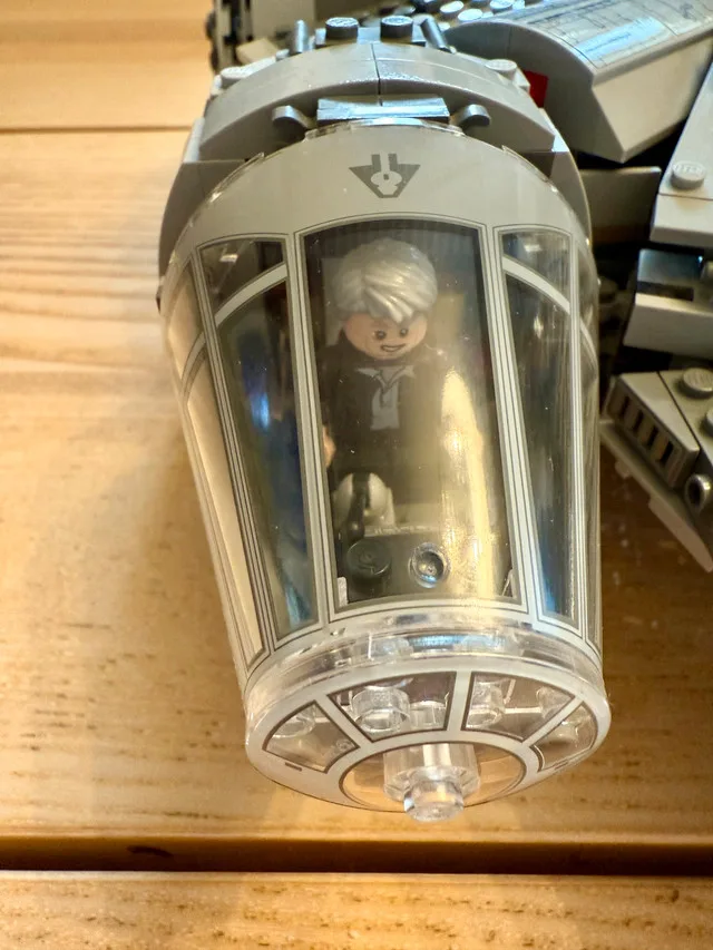 Lego Millennium Falcon image indicator(4)