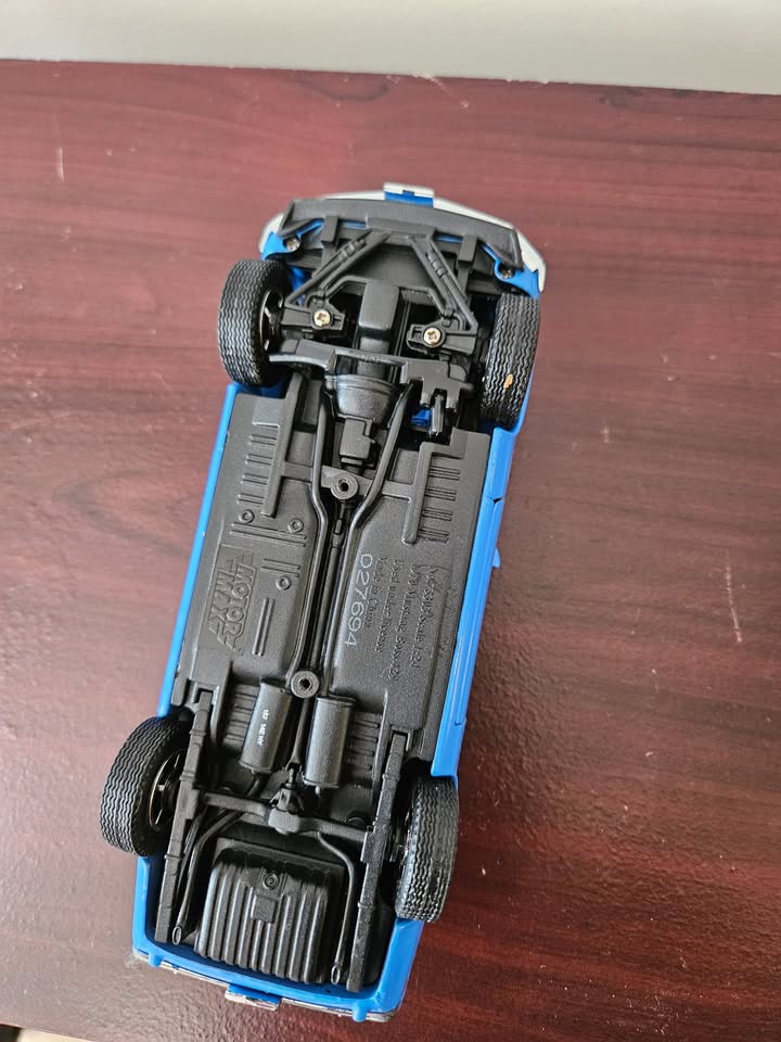 Ford Mustang Boss 429 1:24 Die-Cast – Blue Classic Car - photo 3
