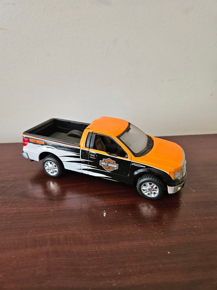 Harley-Davidson Ford F-150 STX 1:27 Die-Cast Truck