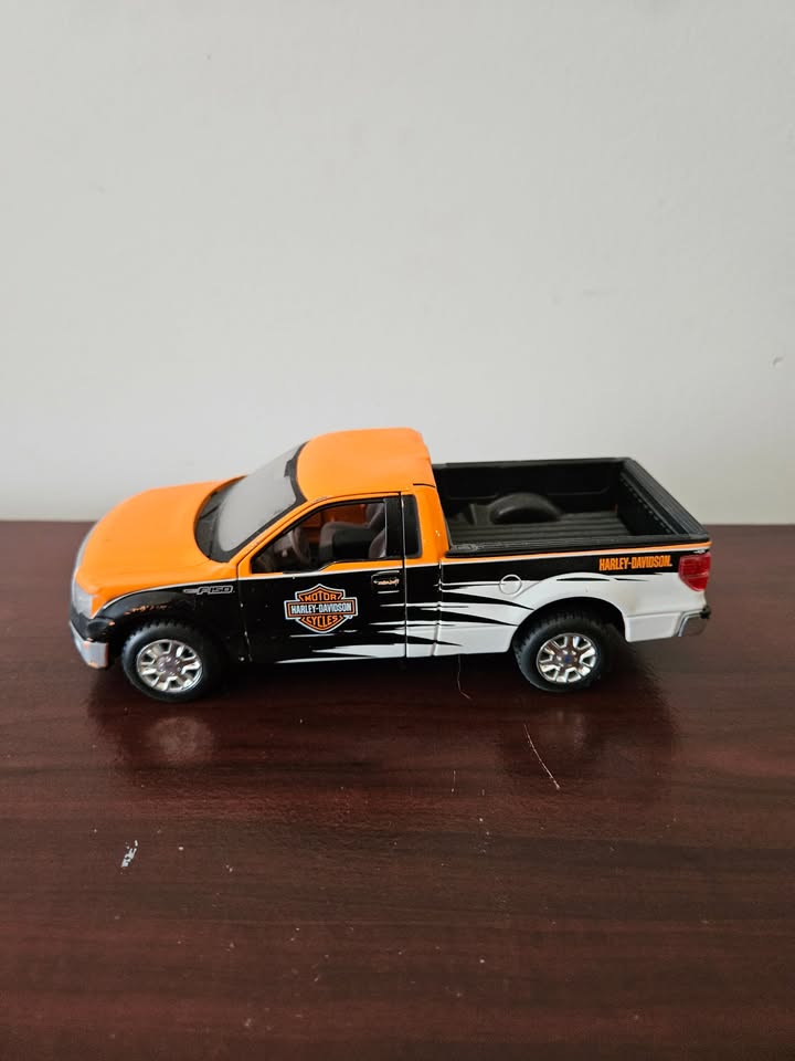 Harley-Davidson Ford F-150 STX 1:27 Die-Cast Truck - photo 2