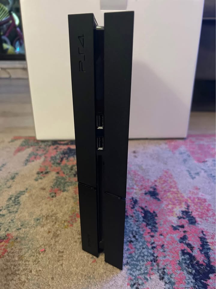 PS4 console + 4 controllers + FC 26 game (NEW) - photo 3