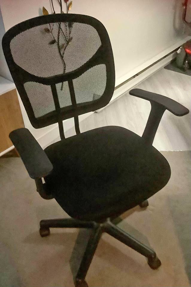 OFFICE CHAIR