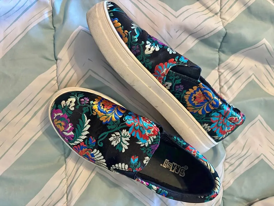 Women’s 7.5 embroidered shoes-$25 thumbnail