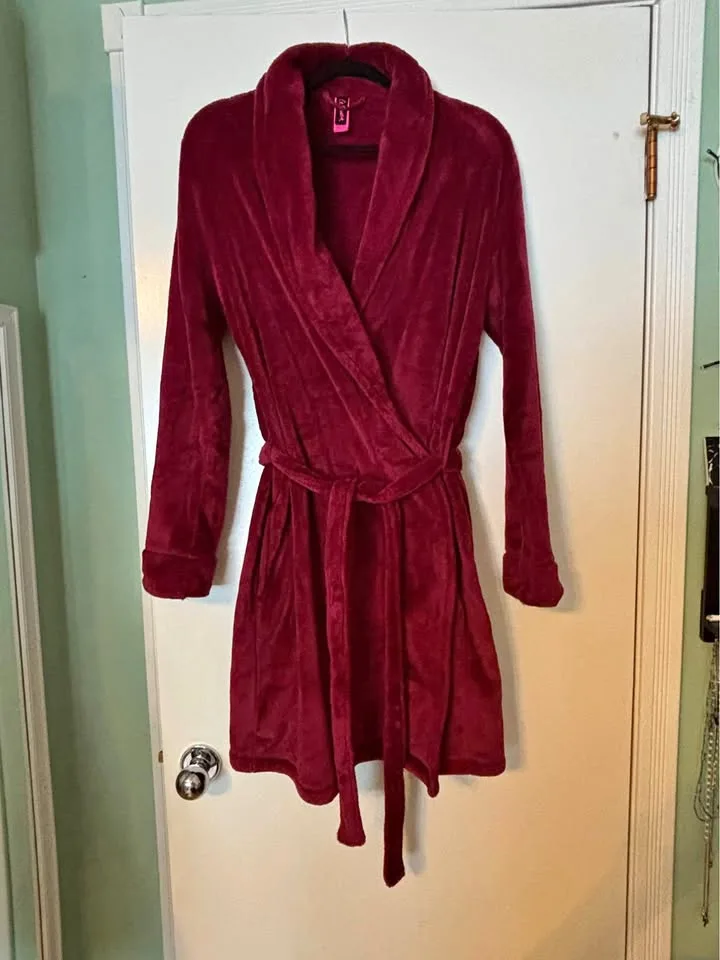 La Senza maroon housecoat- $10 thumbnail