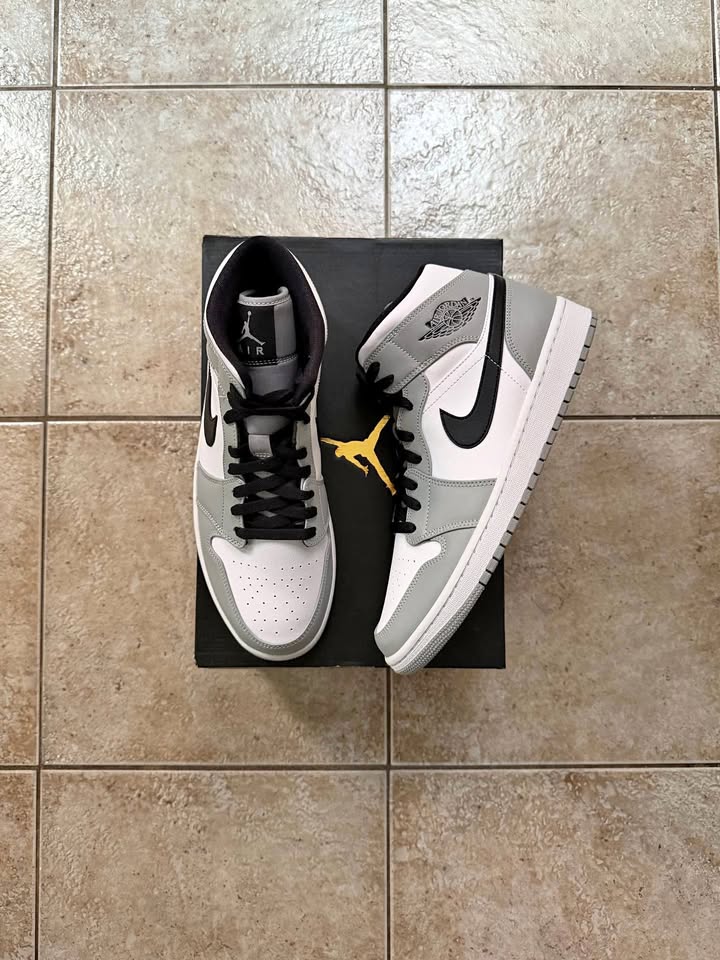 Jordan Retro 1 Mid Light Smoke Grey DS