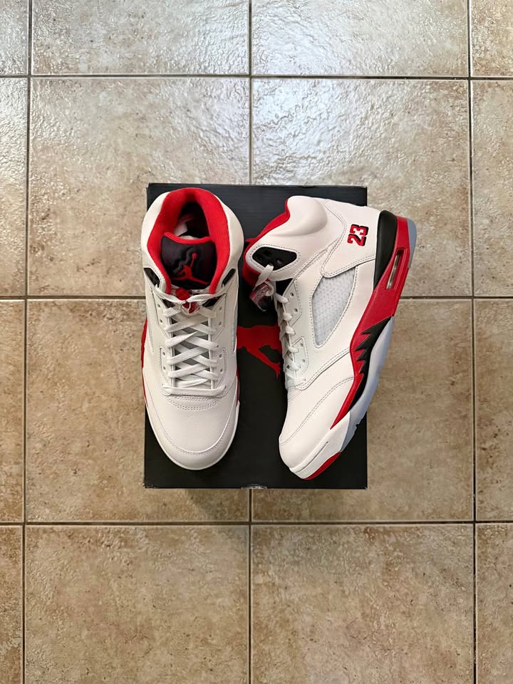 Jordan Retro 5 Fire Red (Black Tongue) DS