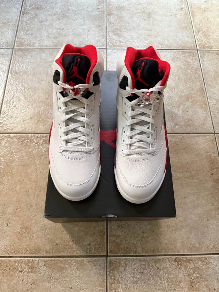 Jordan Retro 5 Fire Red (Black Tongue) DS - photo 2