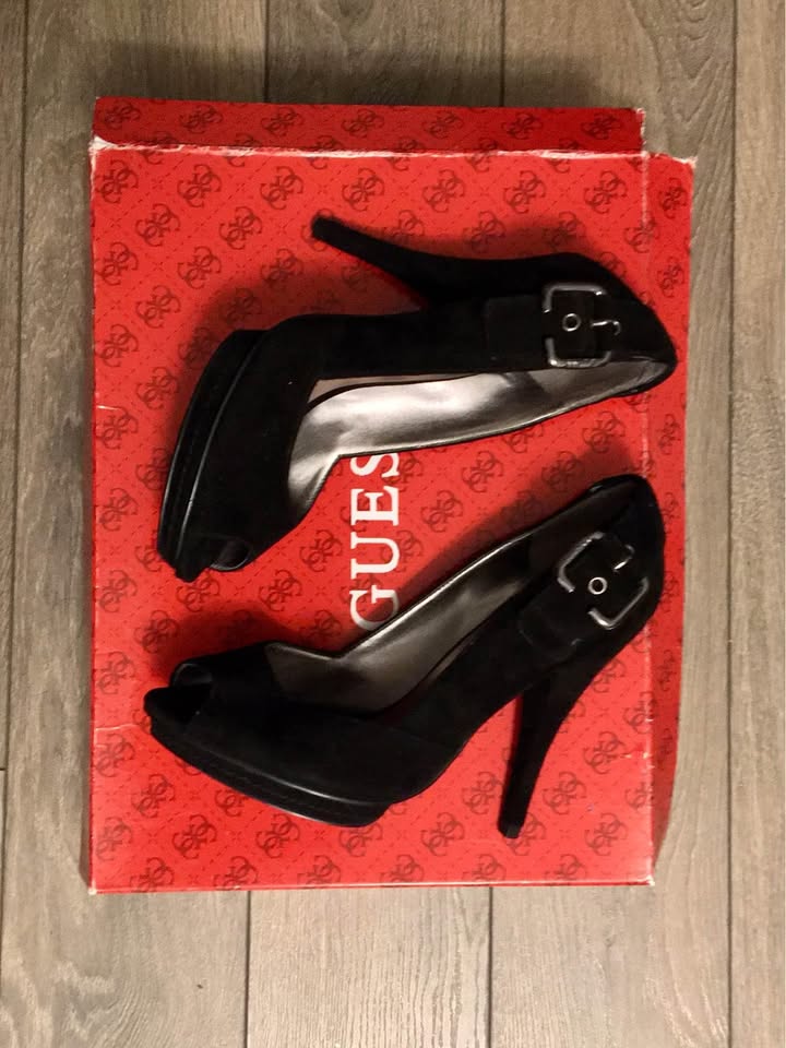 GUESS suede heels - size 6 - photo 4