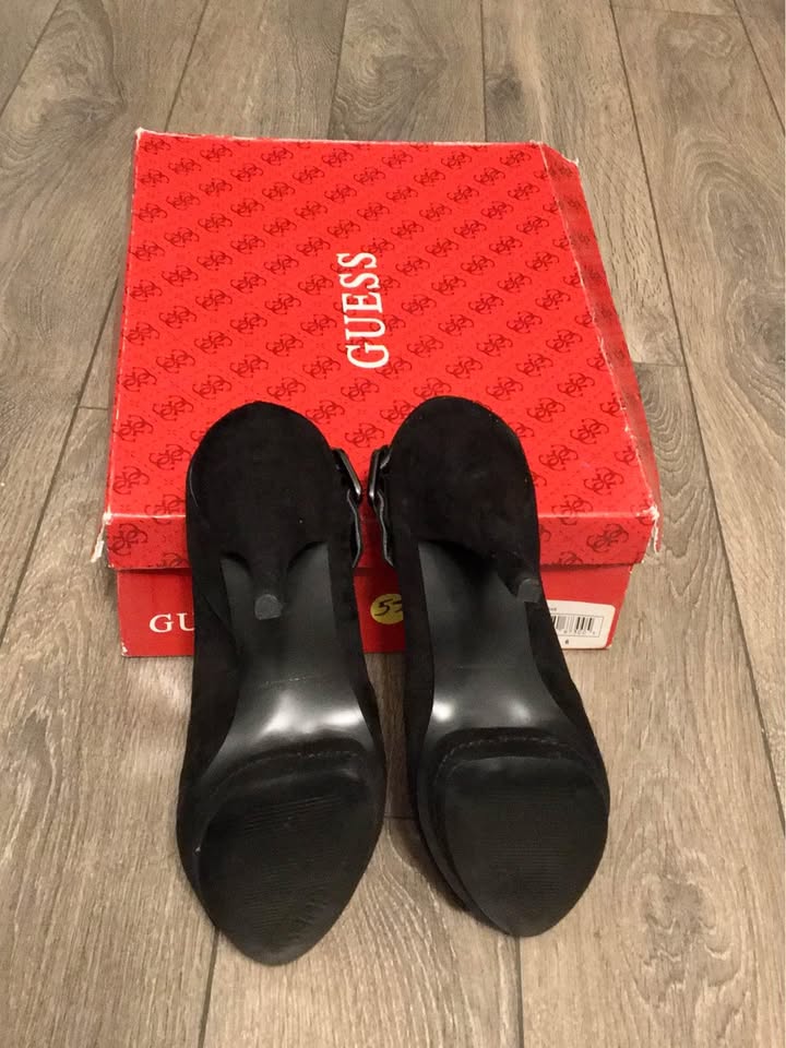 GUESS suede heels - size 6 - photo 5