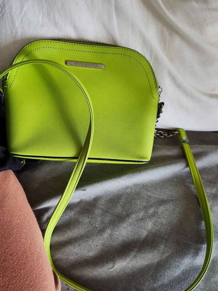 Beautiful Steve Madden Handbag image indicator(10)