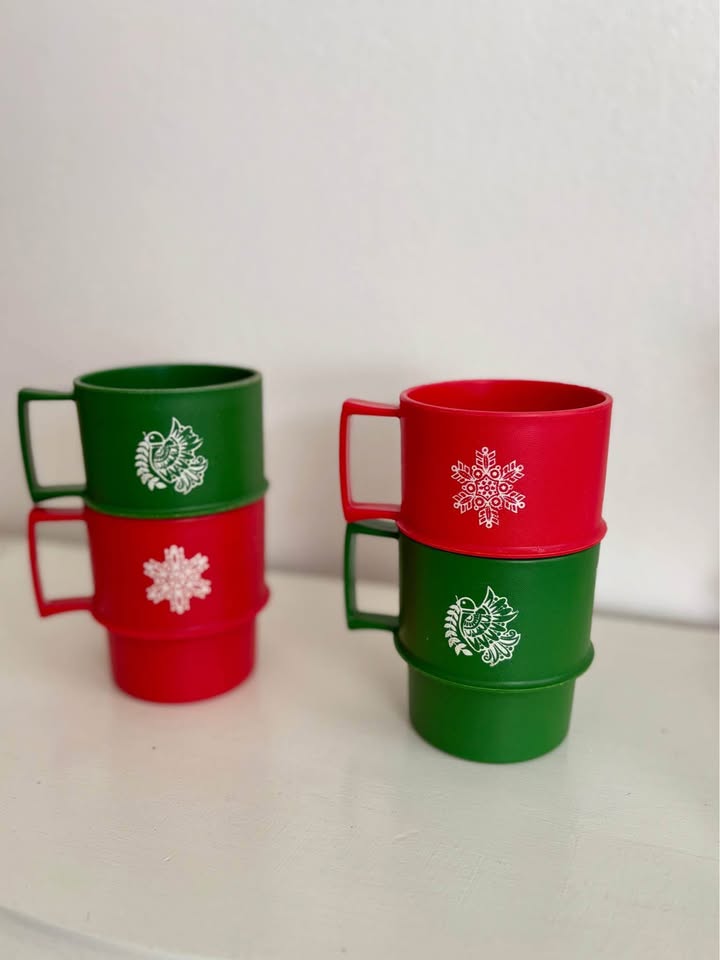 Vintage Tupperware Stacking Mugs - photo 2