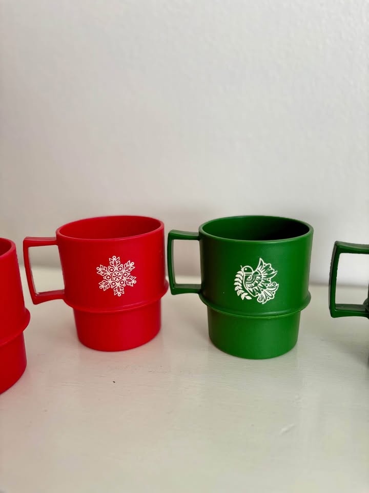 Vintage Tupperware Stacking Mugs - photo 4