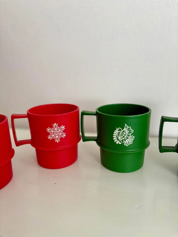 Vintage Tupperware Stacking Mugs image indicator(4)