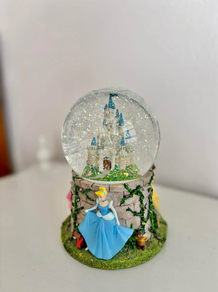 Hallmark Disney Princess Snow Globe