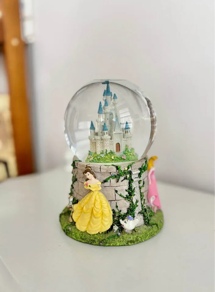 Hallmark Disney Princess Snow Globe image indicator(3)