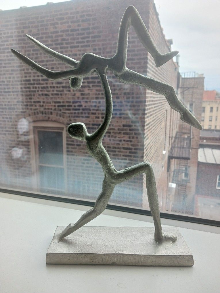 Modern Silver Sculpture Set – Abstract Couple & Heart Décor - photo 3