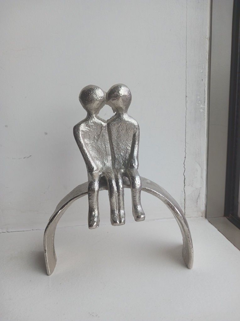 Modern Silver Sculpture Set – Abstract Couple & Heart Décor - photo 5