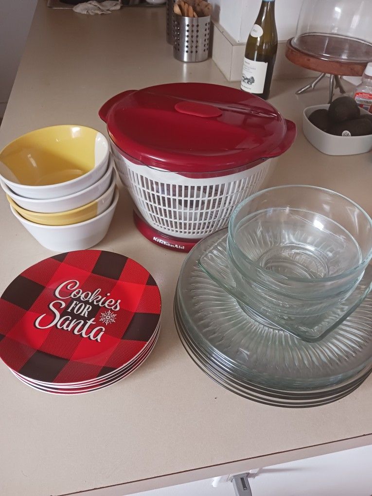 Kitchenware Bundle Deal – Glass Plates, Bowls & Holiday Plates