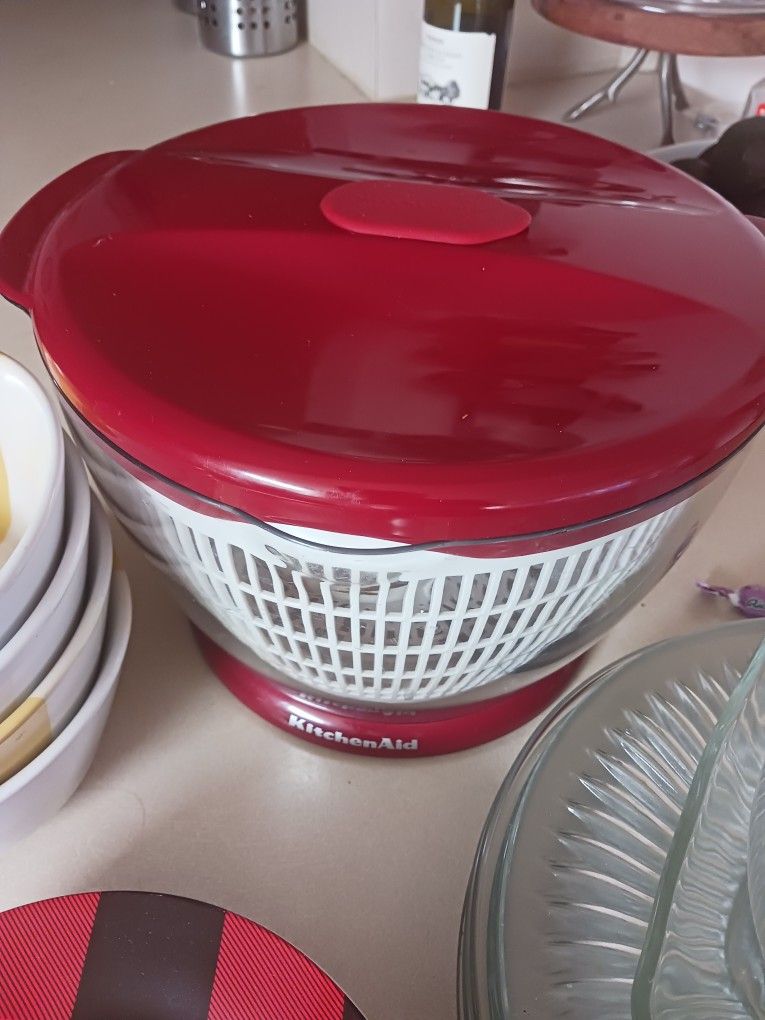 Kitchenware Bundle Deal – Glass Plates, Bowls & Holiday Plates - photo 5