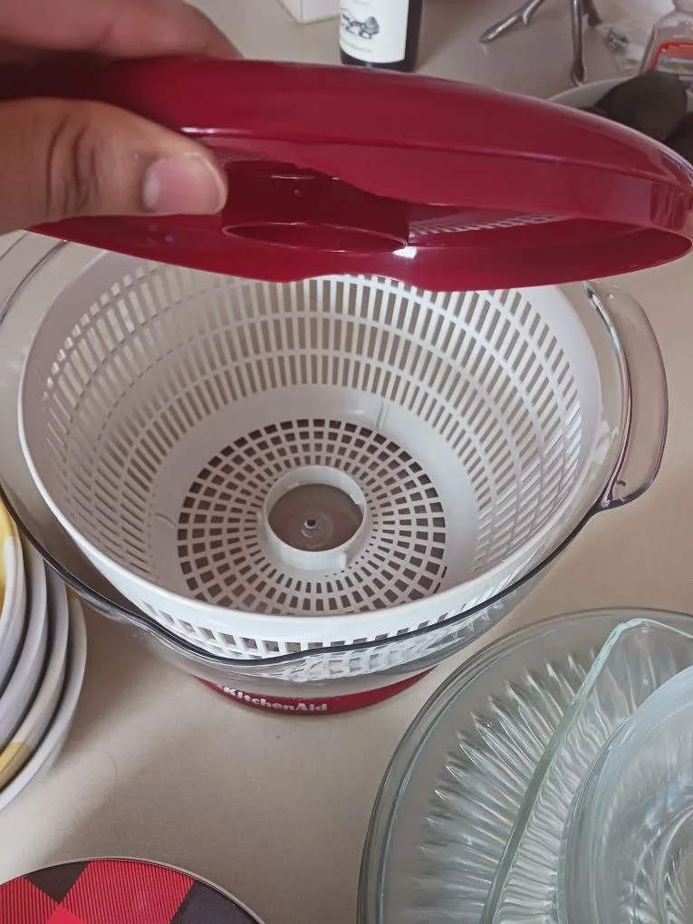 Kitchenware Bundle Deal – Glass Plates, Bowls & Holiday Plates image indicator(8)