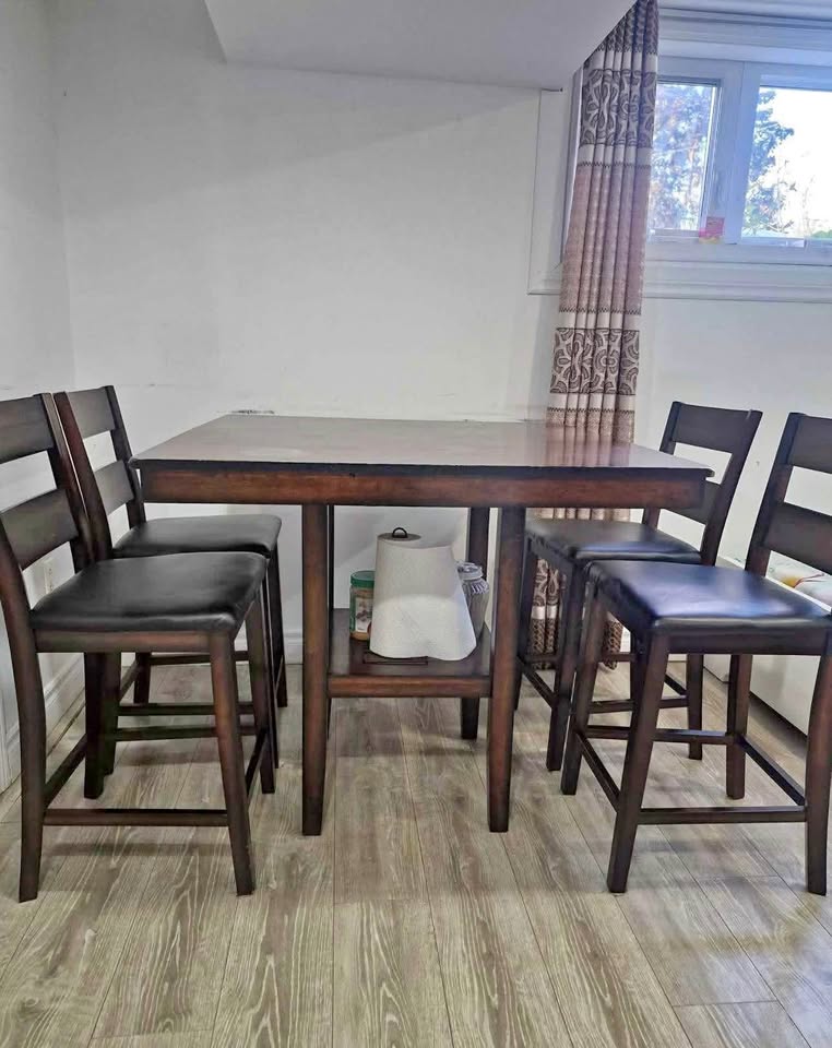 4 chairs dining table