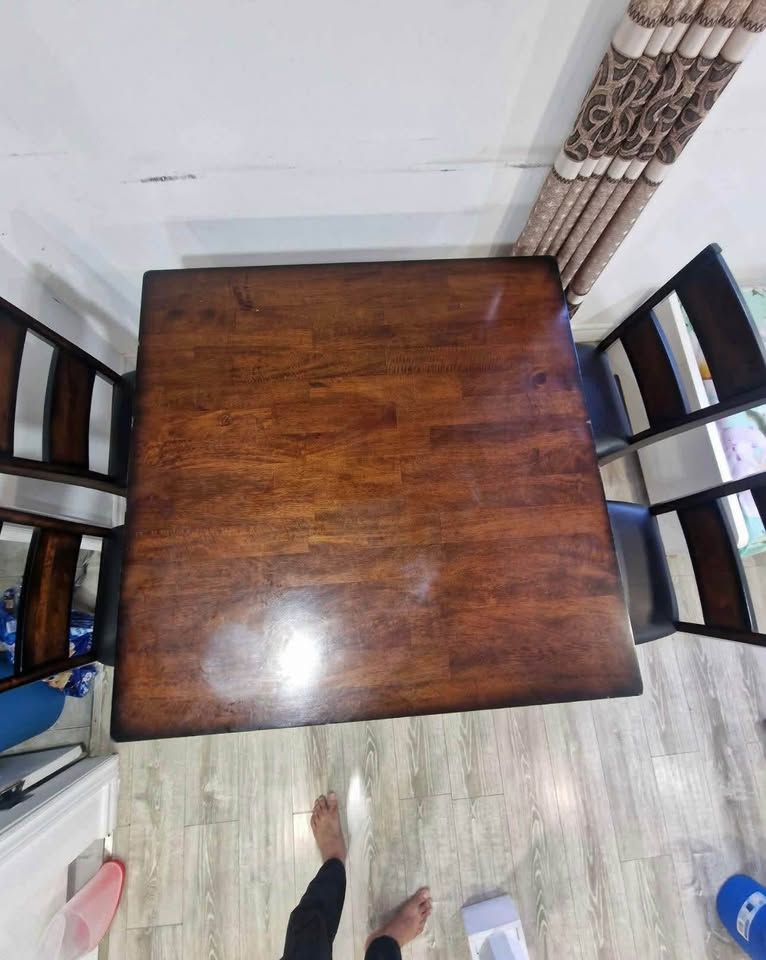 4 chairs dining table - photo 2