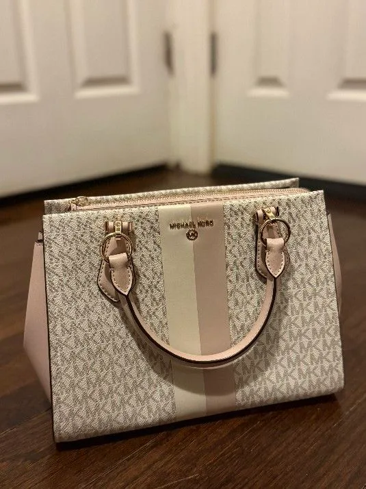 Michael Kors Crossbody Bag thumbnail