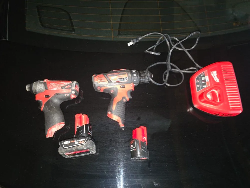 Milwaukee 2962-20 M18 1/2 Mid-Torque Impact Wrench thumbnail