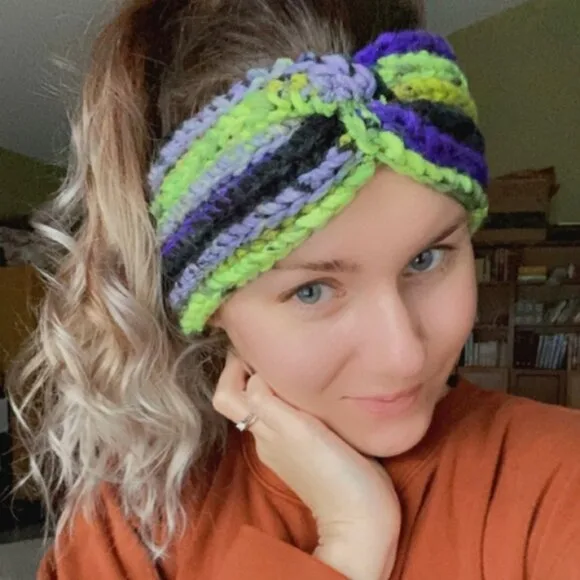 Hand crochet headband green and purple image indicator(2)
