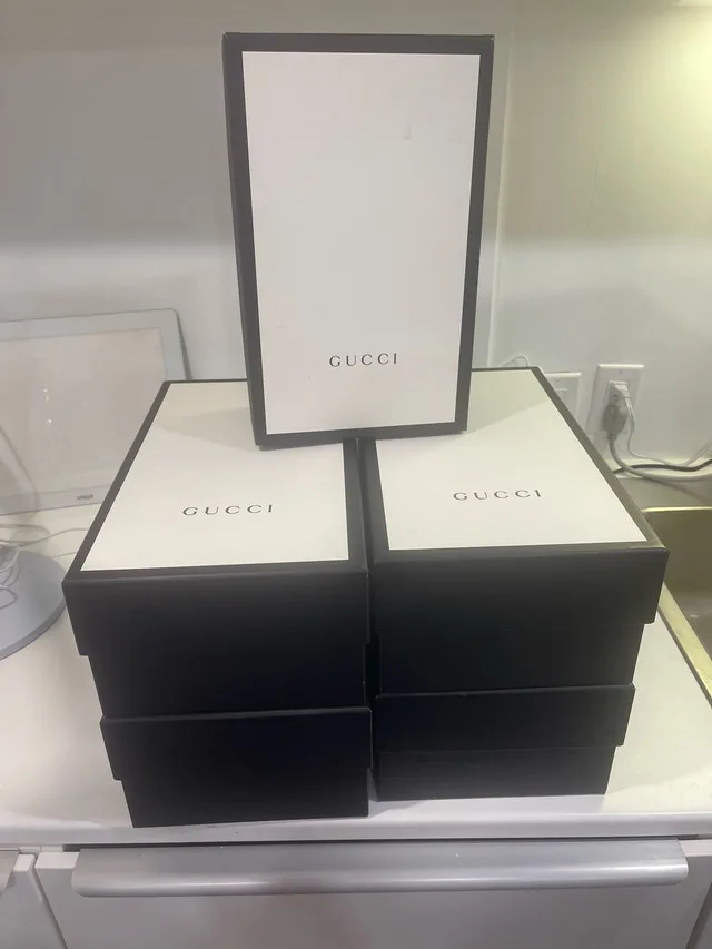 Designer Boxes: Louis Vuitton, Gucci, Manolo Blahnik image indicator(2)