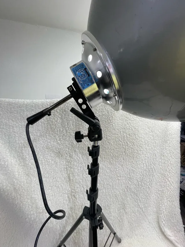 Studio Lighting with tripod thumbnail