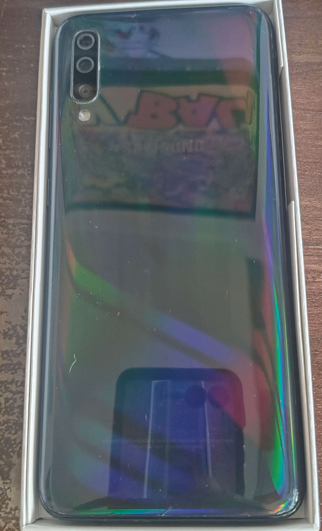 Samsung Galaxy A70 – Great Condition, Unlocked - photo 4