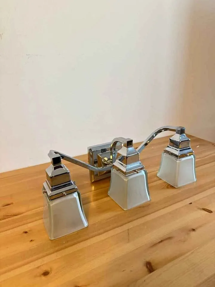 3-Light Bathroom Vanity Fixture – Moen thumbnail