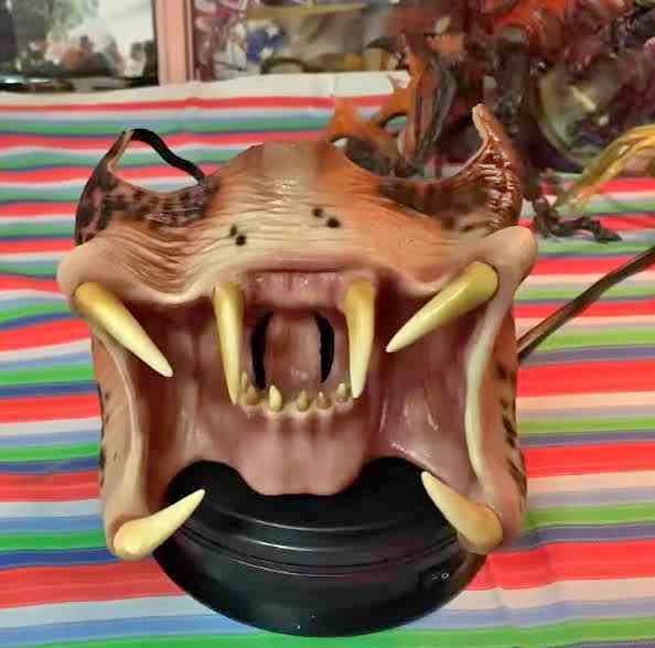 Predator “Feral Hunter” Mask – Perfect for Halloween & Cosplay