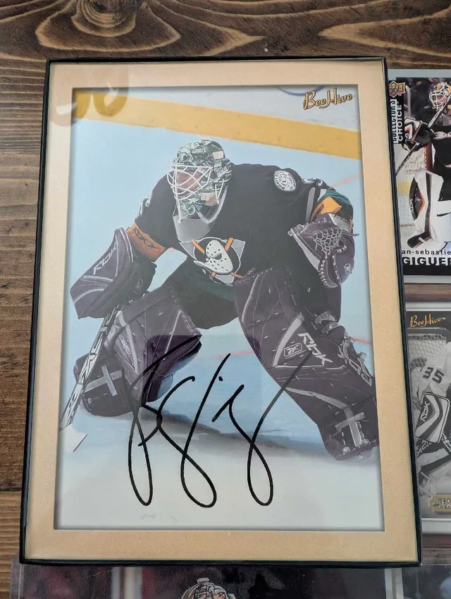 Anaheim Ducks Memorabilia image indicator(3)