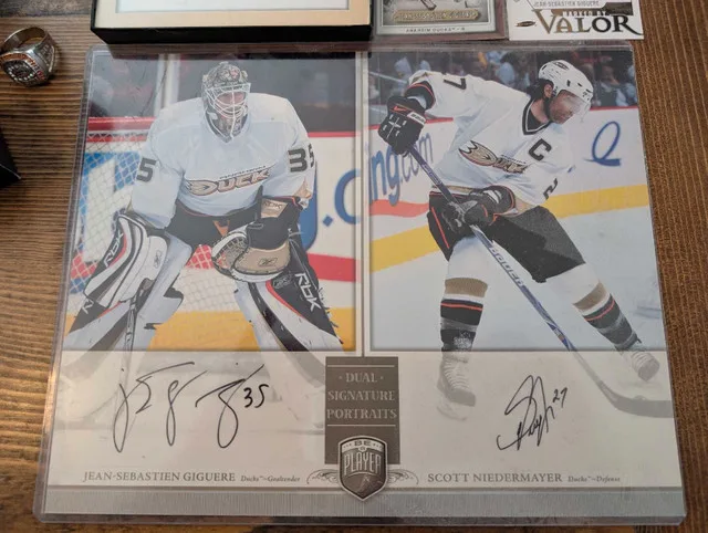 Anaheim Ducks Memorabilia image indicator(5)