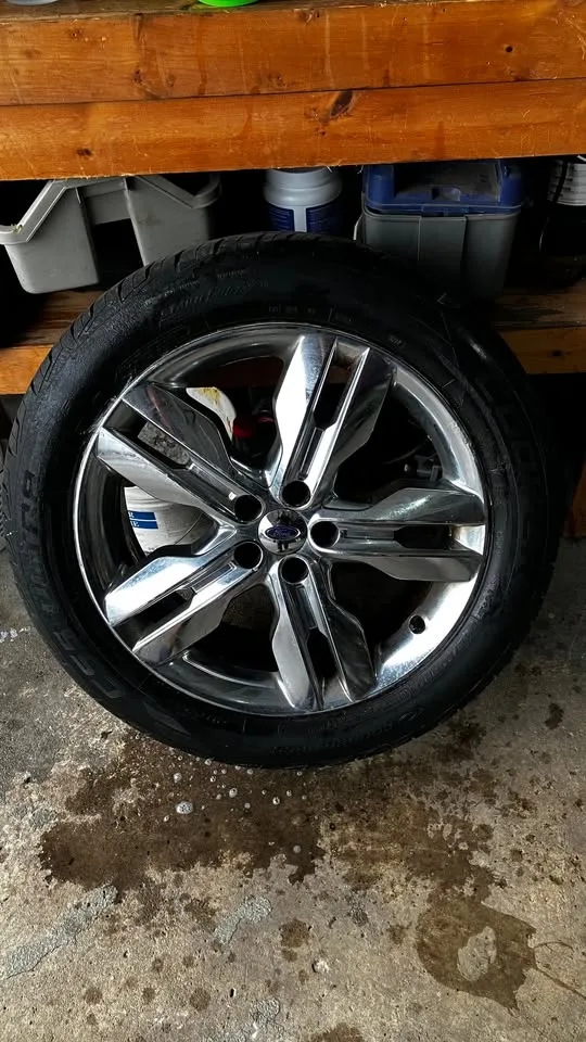 Tires & Rims - 245/50R20 image indicator(3)