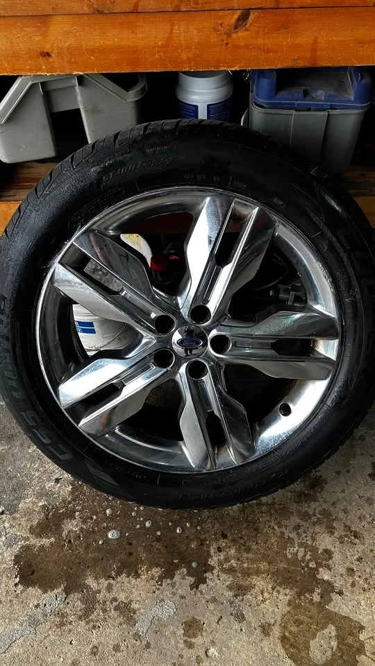 Tires & Rims - 245/50R20 image indicator(4)