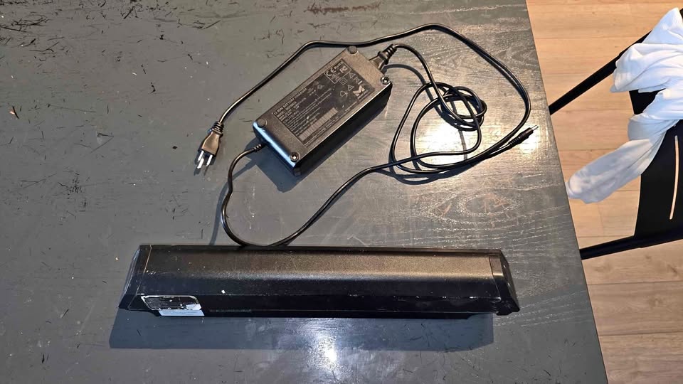 Sell very good battery for e-bike 48v 15A 720Wh