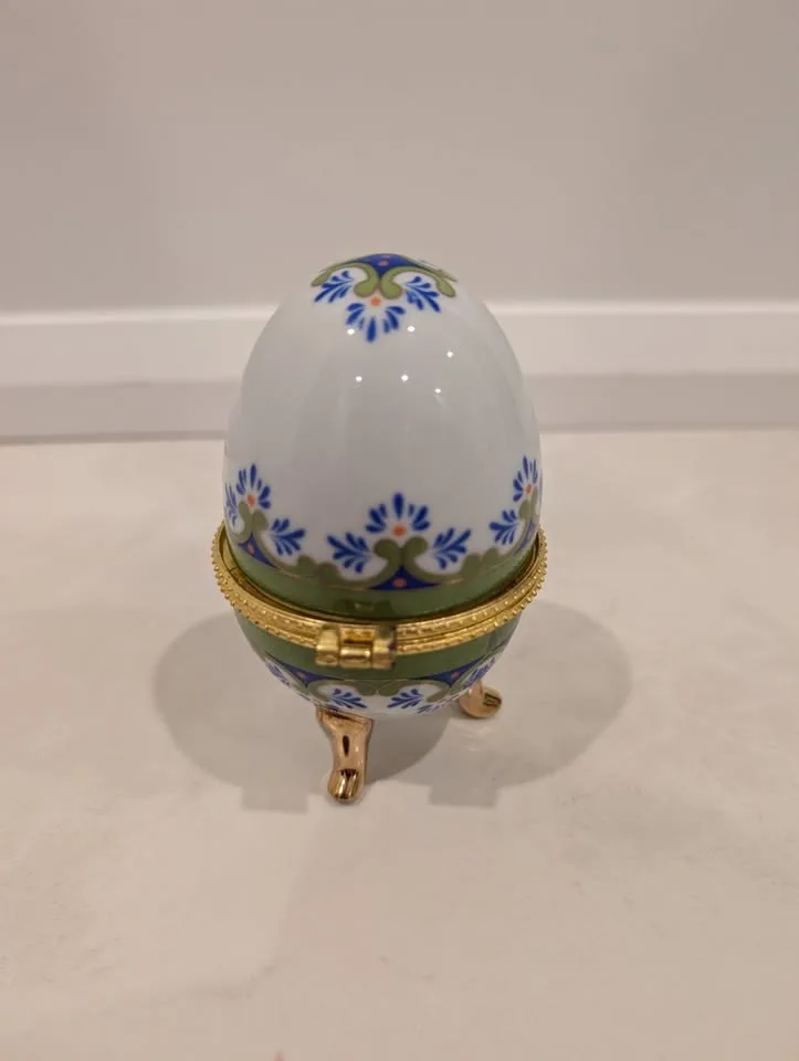 Hand Painted Egg Trinket Box with Blue and Green Design image indicator(4)