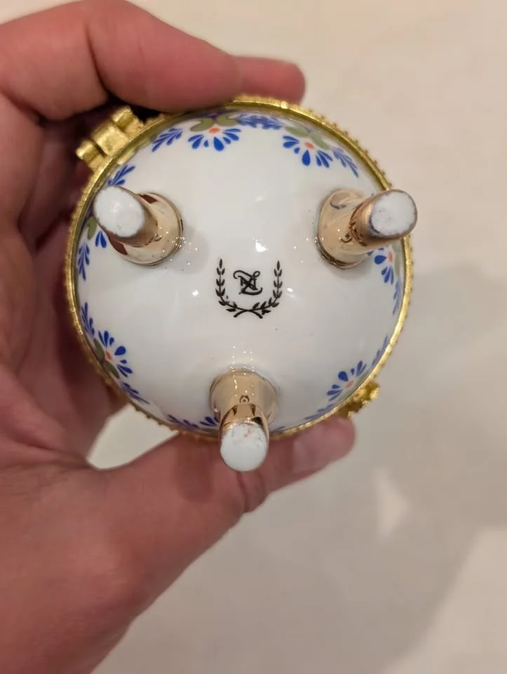 Hand Painted Egg Trinket Box with Blue and Green Design image indicator(7)