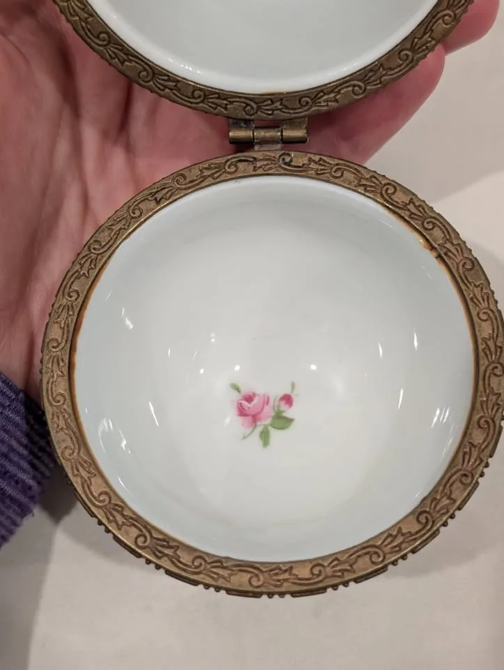 Limoges Hand Painted Egg France Trinket Box Butterflies image indicator(8)