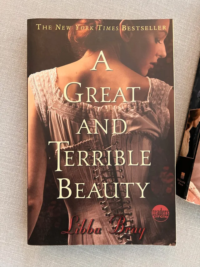 Libba Bray Book Set image indicator(2)