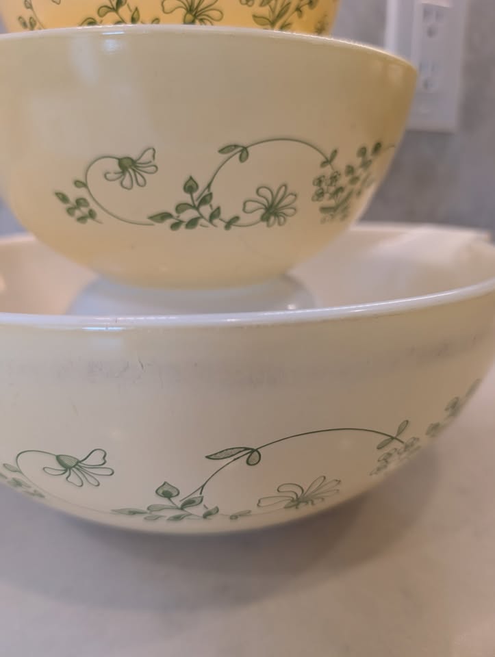 Vintage Pyrex Shenandoah Wintergreen Cinderella Bowl Set - photo 2