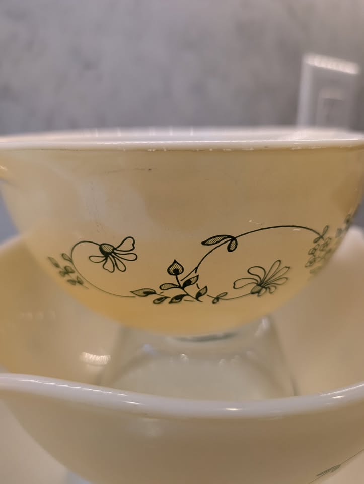 Vintage Pyrex Shenandoah Wintergreen Cinderella Bowl Set - photo 3