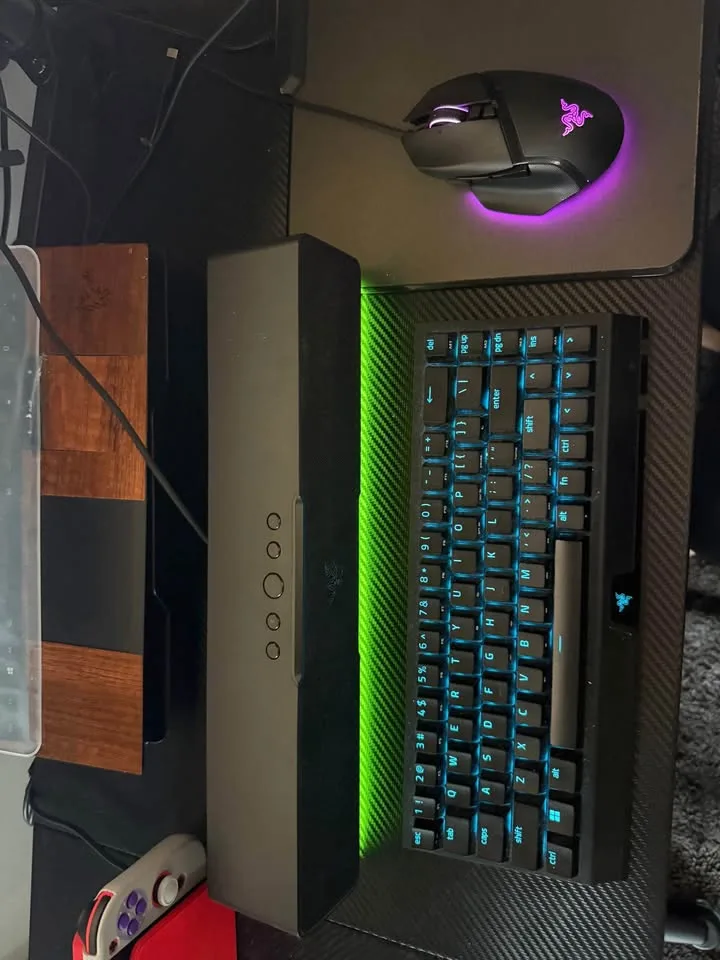 Razer Basilisk Blackwidow Firefly Leviathan Set image indicator(2)